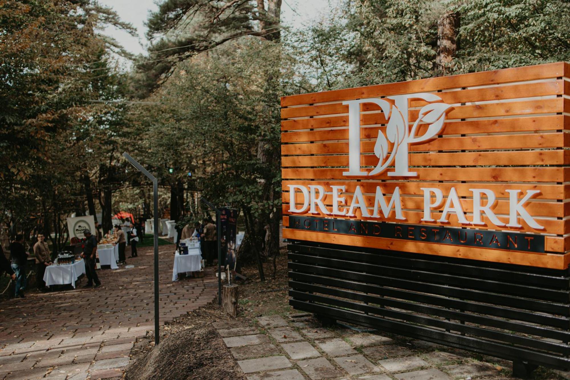 Dream Park Hotel Gyulagarak Bagian luar foto